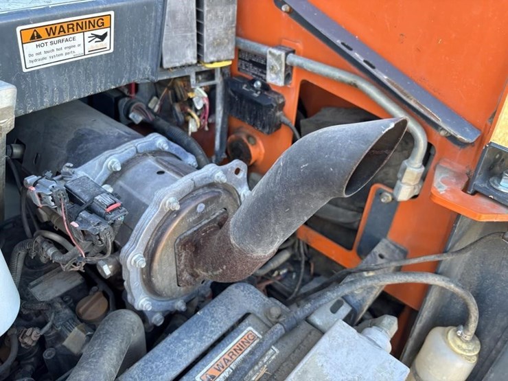 2019-gehl-rt105-image-34