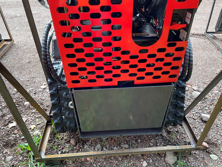 #8173-•-agt-compact-track-loader-image-21
