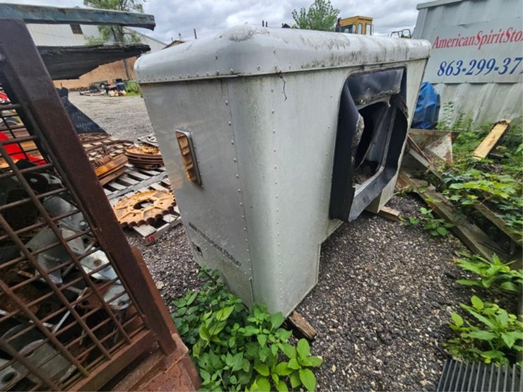 #2040-•-coffin-tool-box-for-semi-image-4
