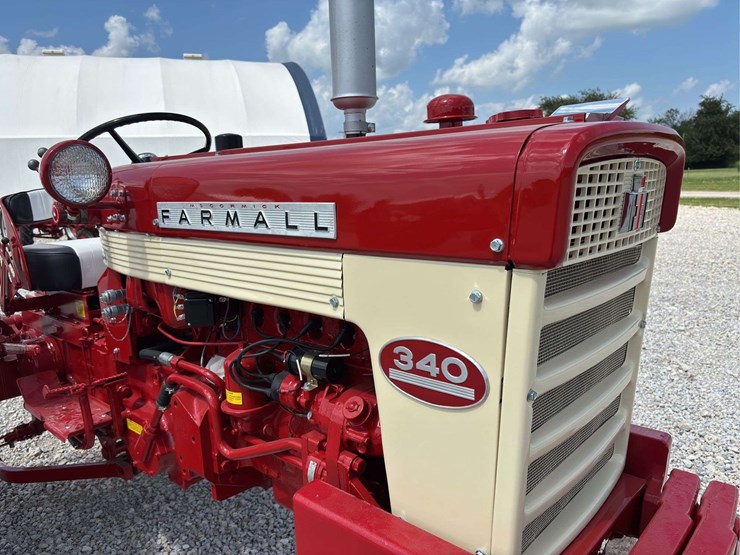 farmall-340-image-12
