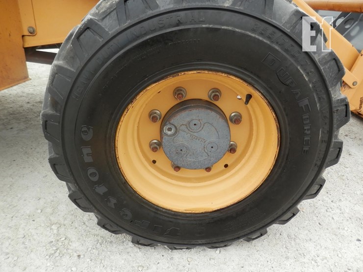 new-holland-555e-image-27