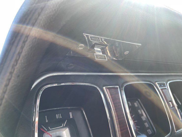 #1022-•-1969-lincoln-continental-mark-iii-image-49