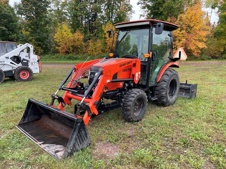 #8065-•-2024-bad-boy-4035ch-4wd-tractor-with-front-mount-berco-66"-snowblower-image-2