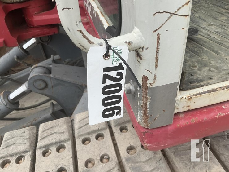 2016-takeuchi-tb1140-image-25