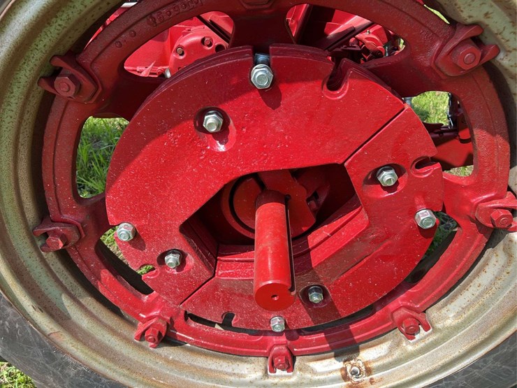 farmall-340-image-73