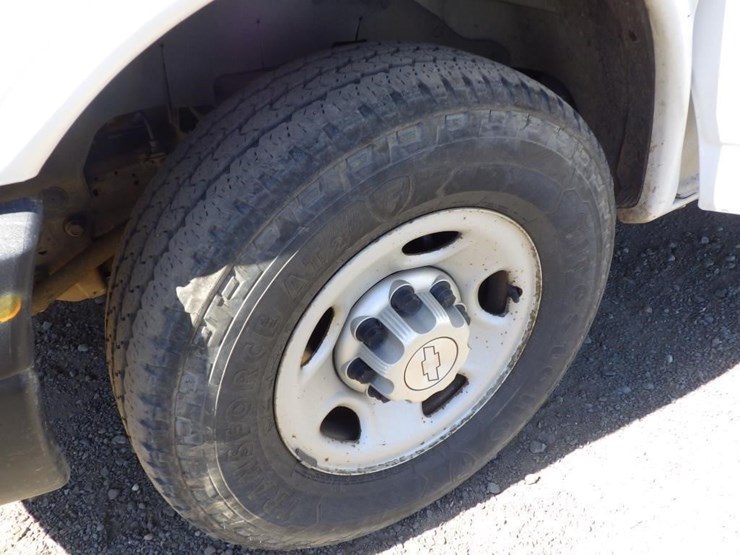 2015-chevrolet-express-2500-image-12