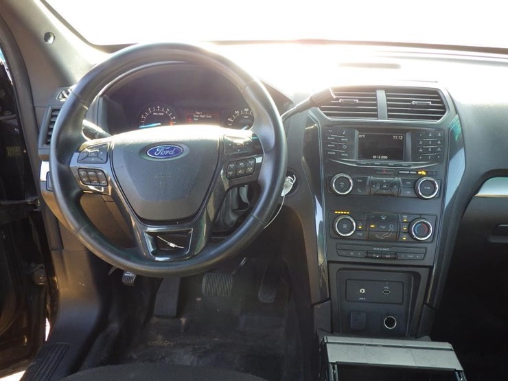 2019-ford-explorer-image-9