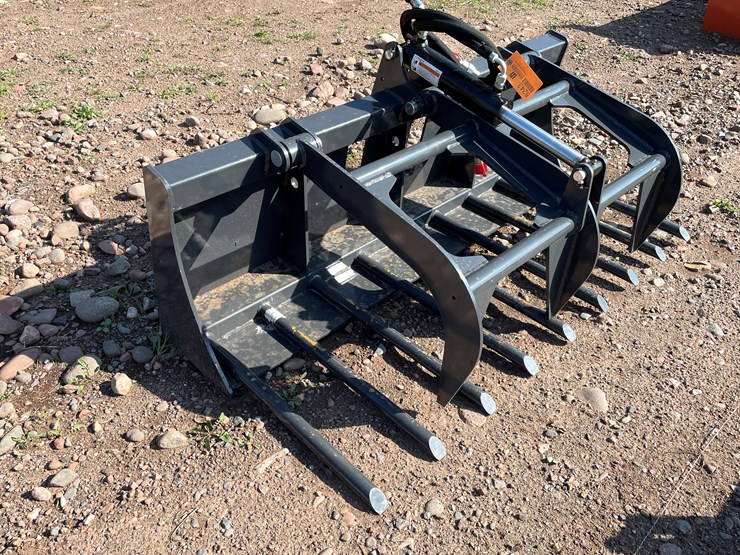 #8243-•-wolverine-compact-tractor-manure-fork-grapple-image-3