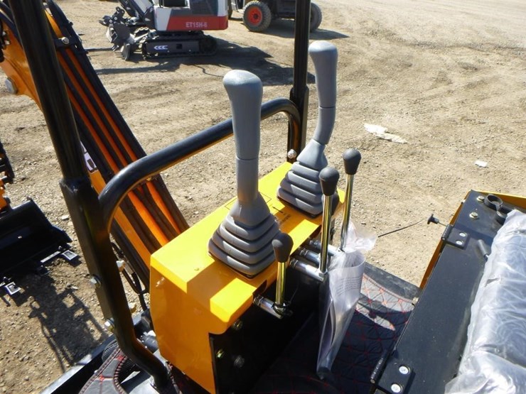 2025-vicsec-vc13-hydraulic-excavator-image-21