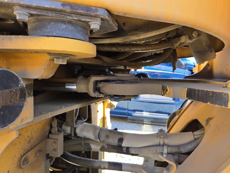 volvo-l120f-image-35