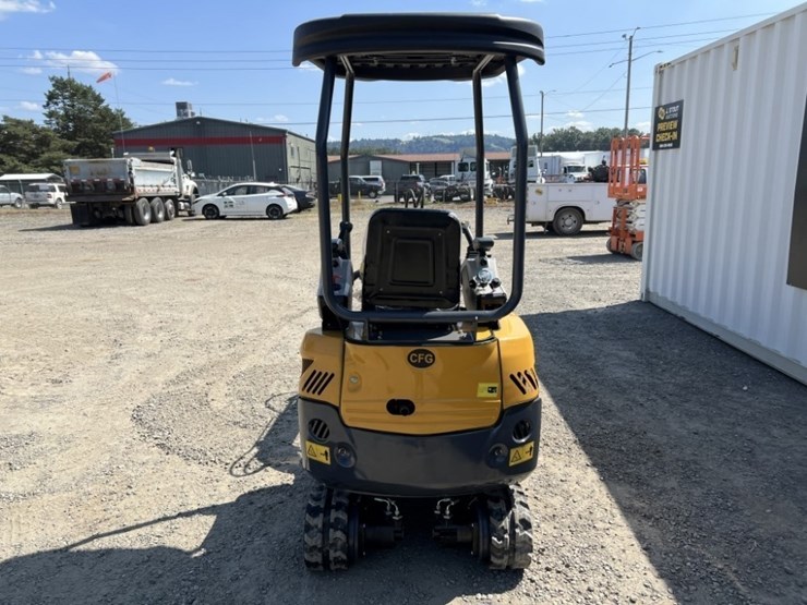 2025-cfg-qk18r-mini-hydraulic-excavator-image-5