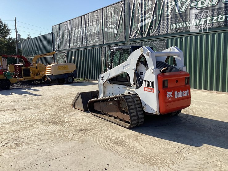 2008-bobcat-t300-image-2