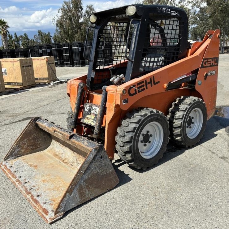 2019 GEHL R105
