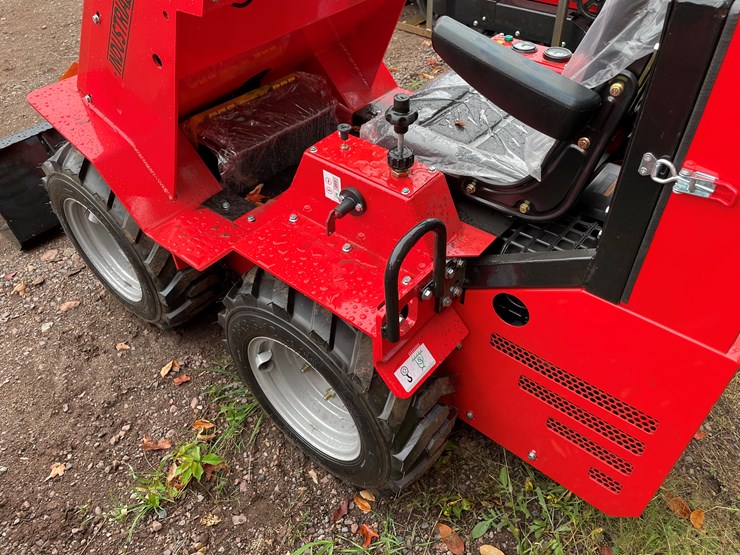 #8167-•-agt-wheel-loader-image-10