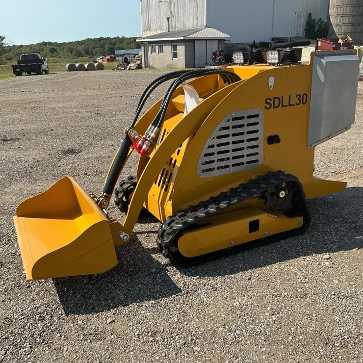 #1001 • Unused SDLL30 Mini Skid Steer