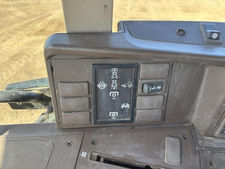 1996-john-deere-6410-image-30