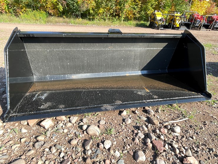 #8233-•-new-kc-84"-skid-steer-snow-or-litter-bucket-image-2