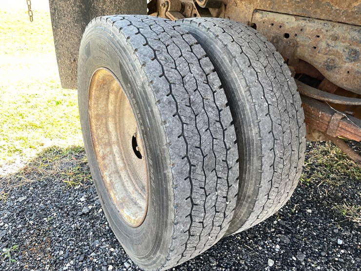 2002-ford-f550-xl-image-29