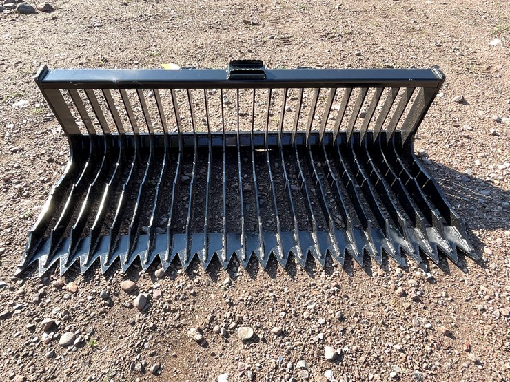 #8226-•-new-kc-72"-skid-steer-skeleton-bucket-image-2