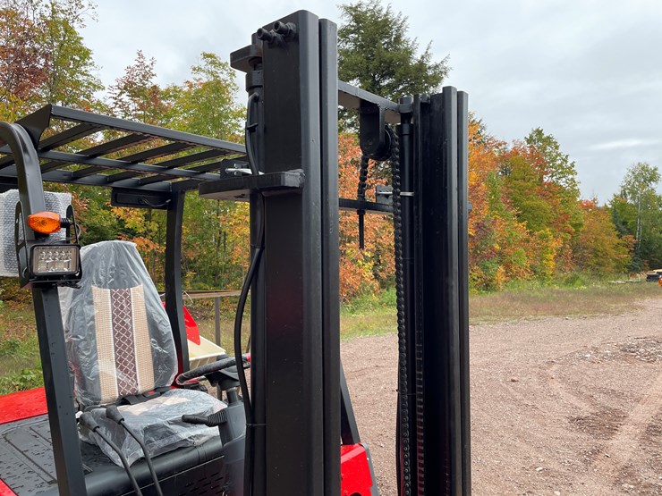 #8163-•-agt-electric-forklift-image-15