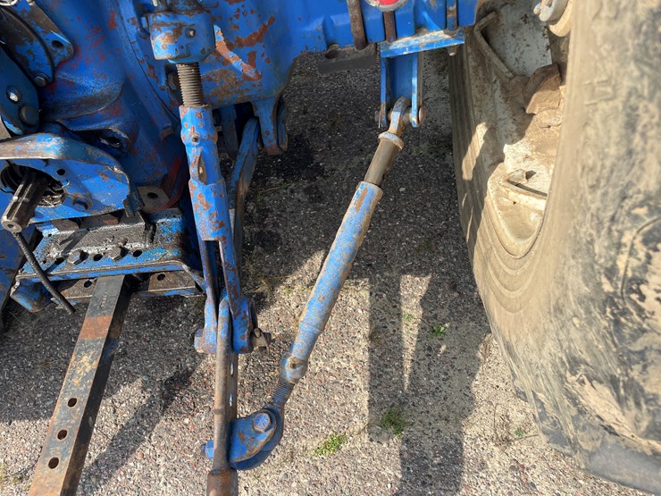 ford-7710-image-29