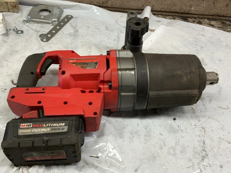 #103-•-milwaukee-1”-d-handle-high-torque-impact-wrench-image-2