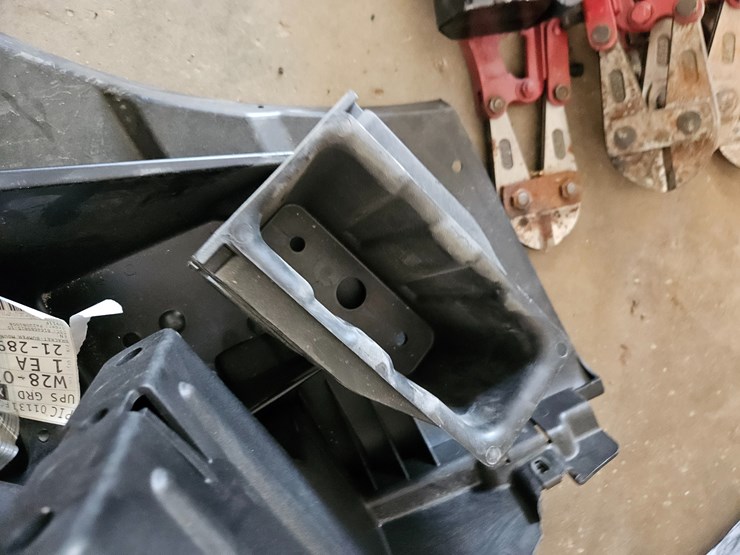 #21181-•-bumper-parts-for-p4-image-4