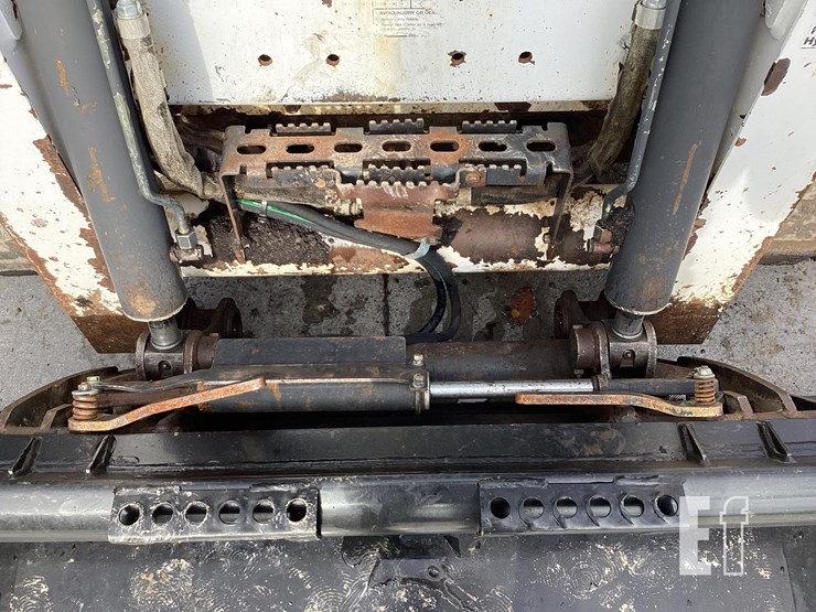 2013-bobcat-t650-image-10