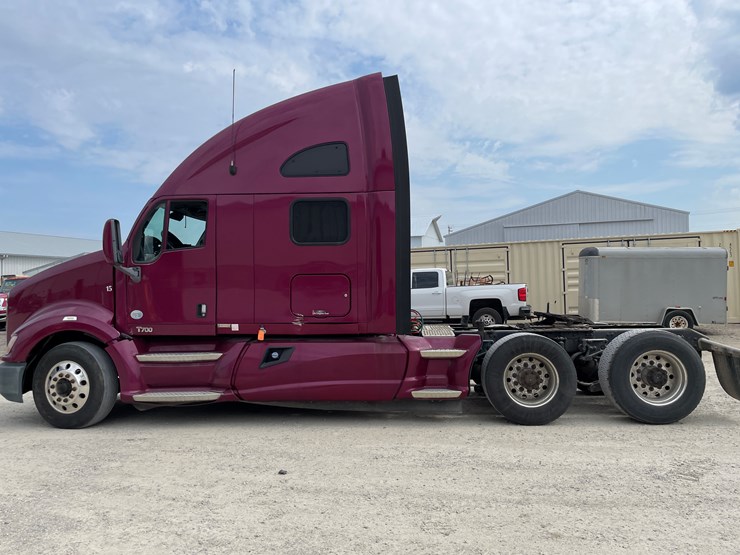 2013-kenworth-t700-image-8