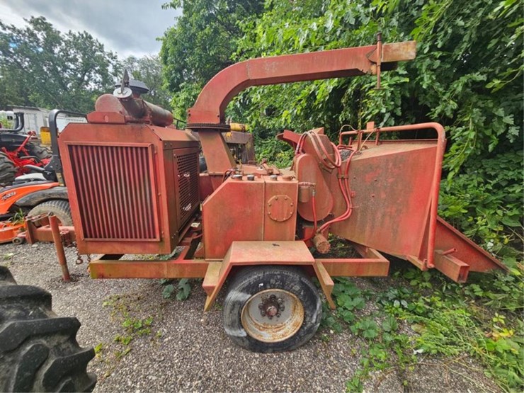 #2011-•-mobark-towable-wood-chipper-image-2