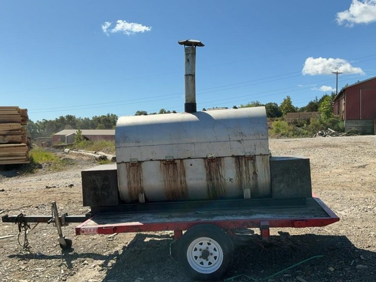 #110-•-bbq-smoker-and-trailer-image-3