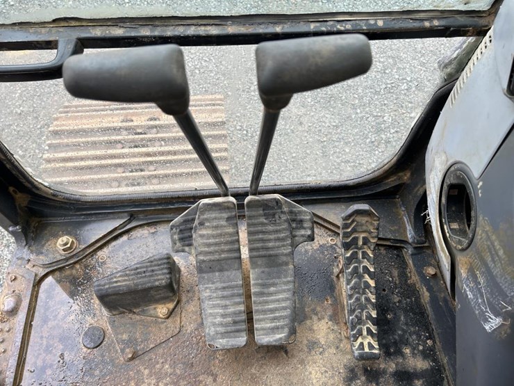 komatsu-pc270-lc-image-51