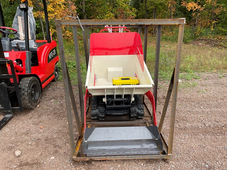 #8162-•-agt-stand-on-self-loading-crawler-dumper-image-4