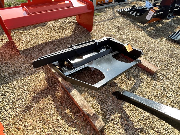 #3039-•-mini-universal-attach-pallet-forks-and-mast-image-2