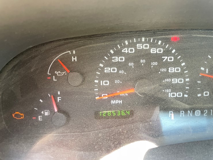 2002-ford-f550-xl-image-49