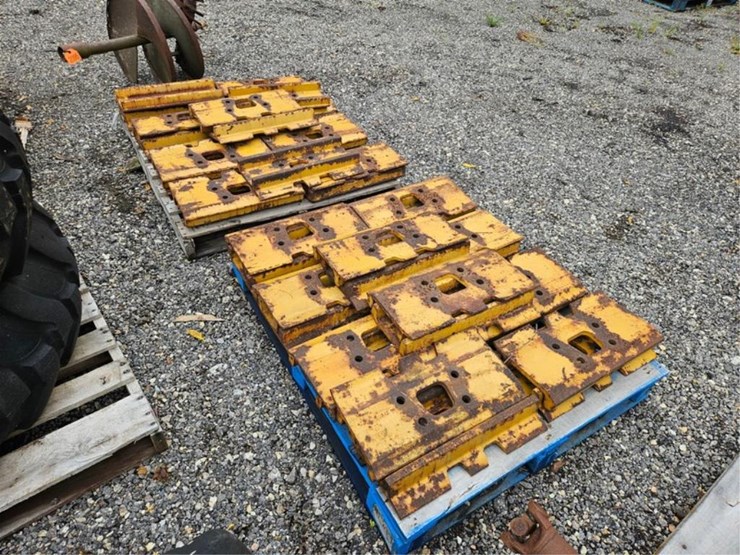 #2094-•-steel-cat-track-pads-image-4