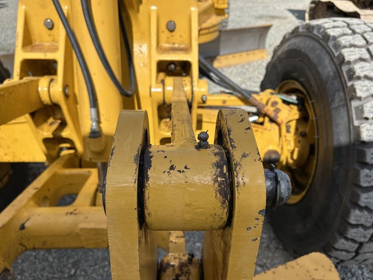 2001-deere-772ch-image-14