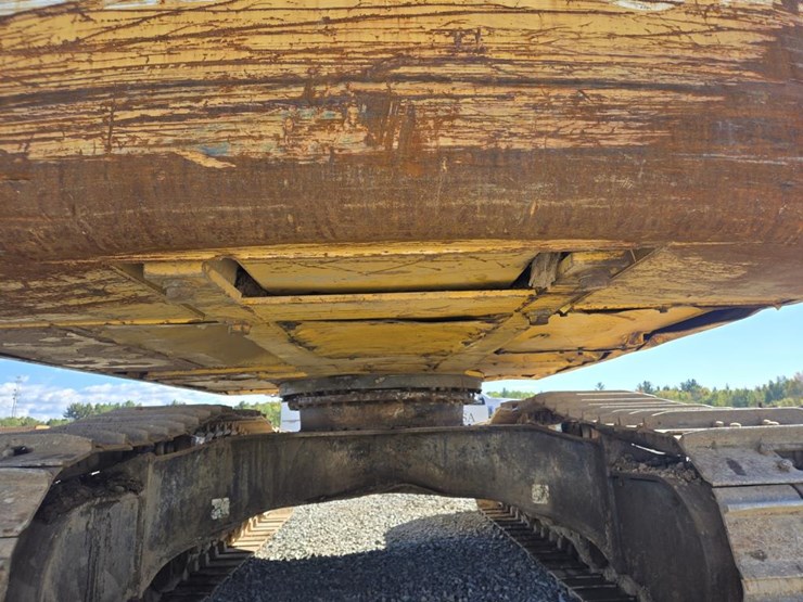 komatsu-pc210-lc-10-image-46