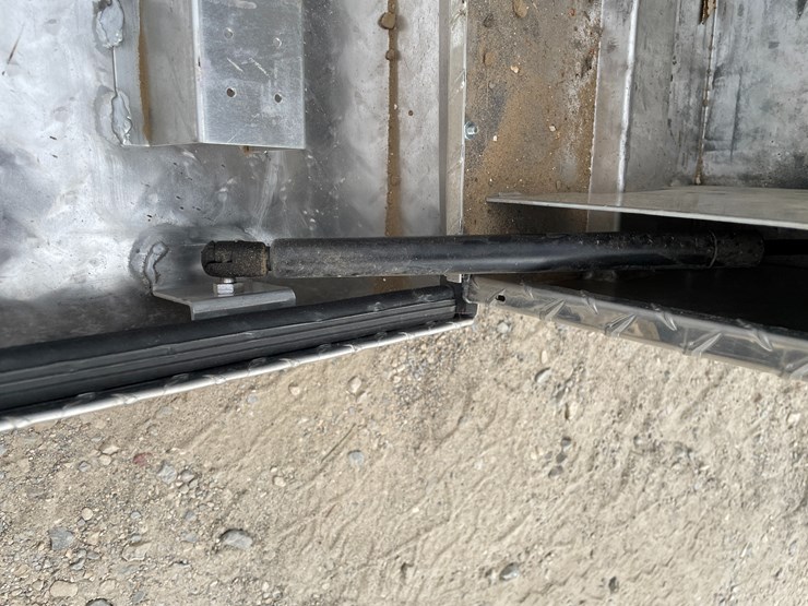 #6368-•-(2)-aluminum-pickup-truck-toolboxes-image-6
