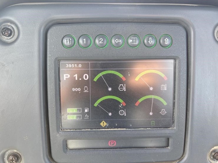 2017-deere-750k-image-41