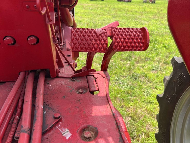 farmall-560-image-55