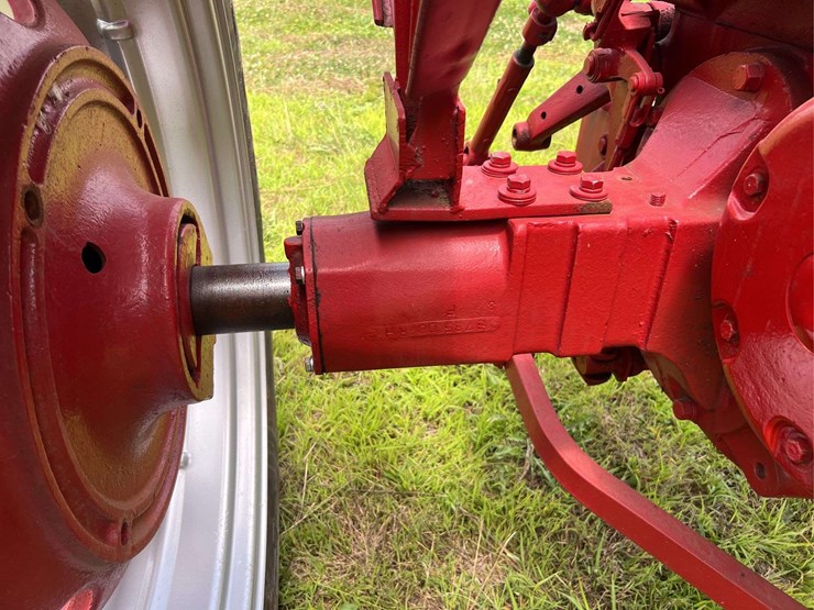 farmall-560-image-33