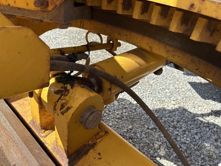 2001-deere-772ch-image-52