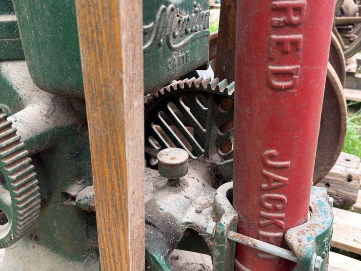 monitor-pump-jack-image-11