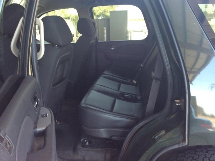 2014-chevrolet-tahoe-image-10