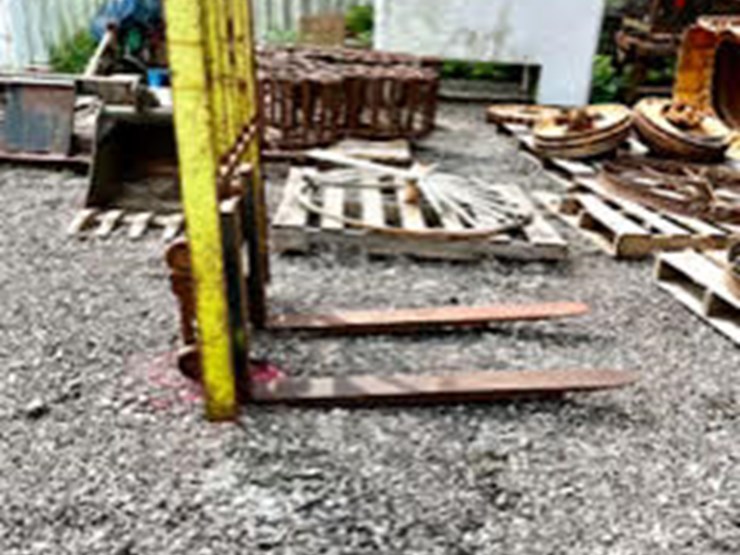 #2046-•-forklift-forks-image-3