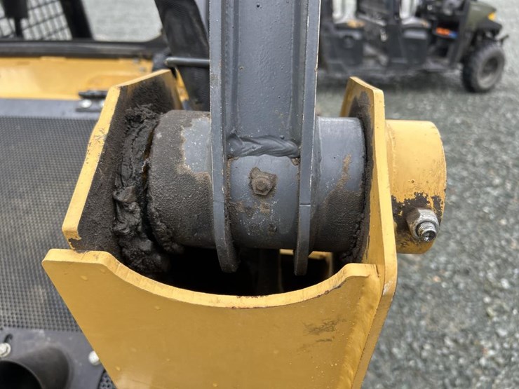 deere-318g-image-21