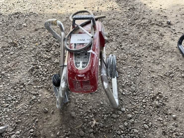 titan-440-airless-paint-sprayer-image-2