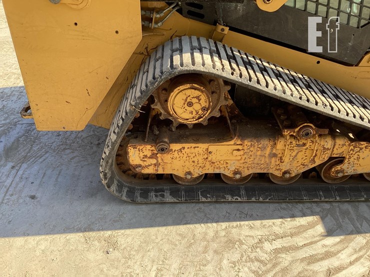 2019-caterpillar-239d-image-12