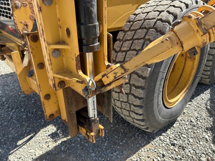 2001-deere-772ch-image-68